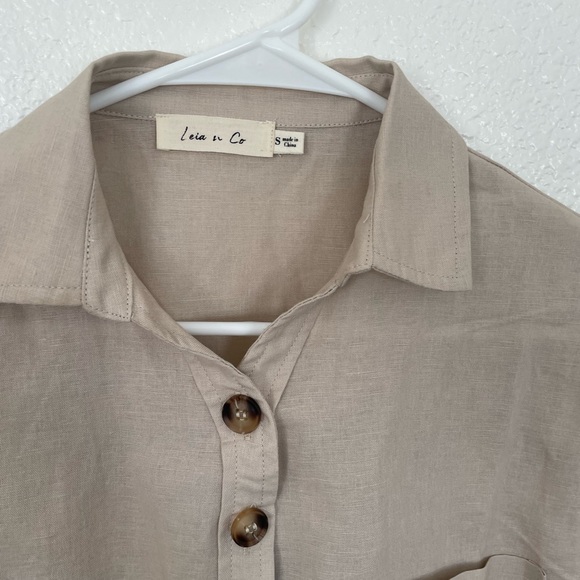Tan blouse - Picture 11 of 11